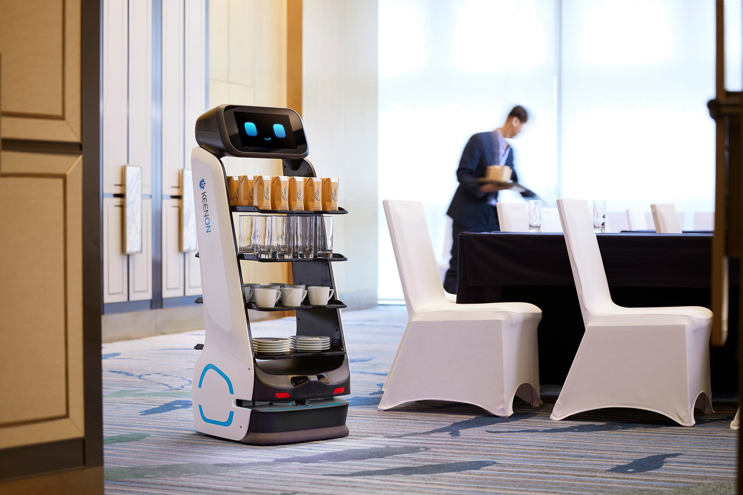 KEENON DINERBOT T9 phục vụ sảnh tiệc